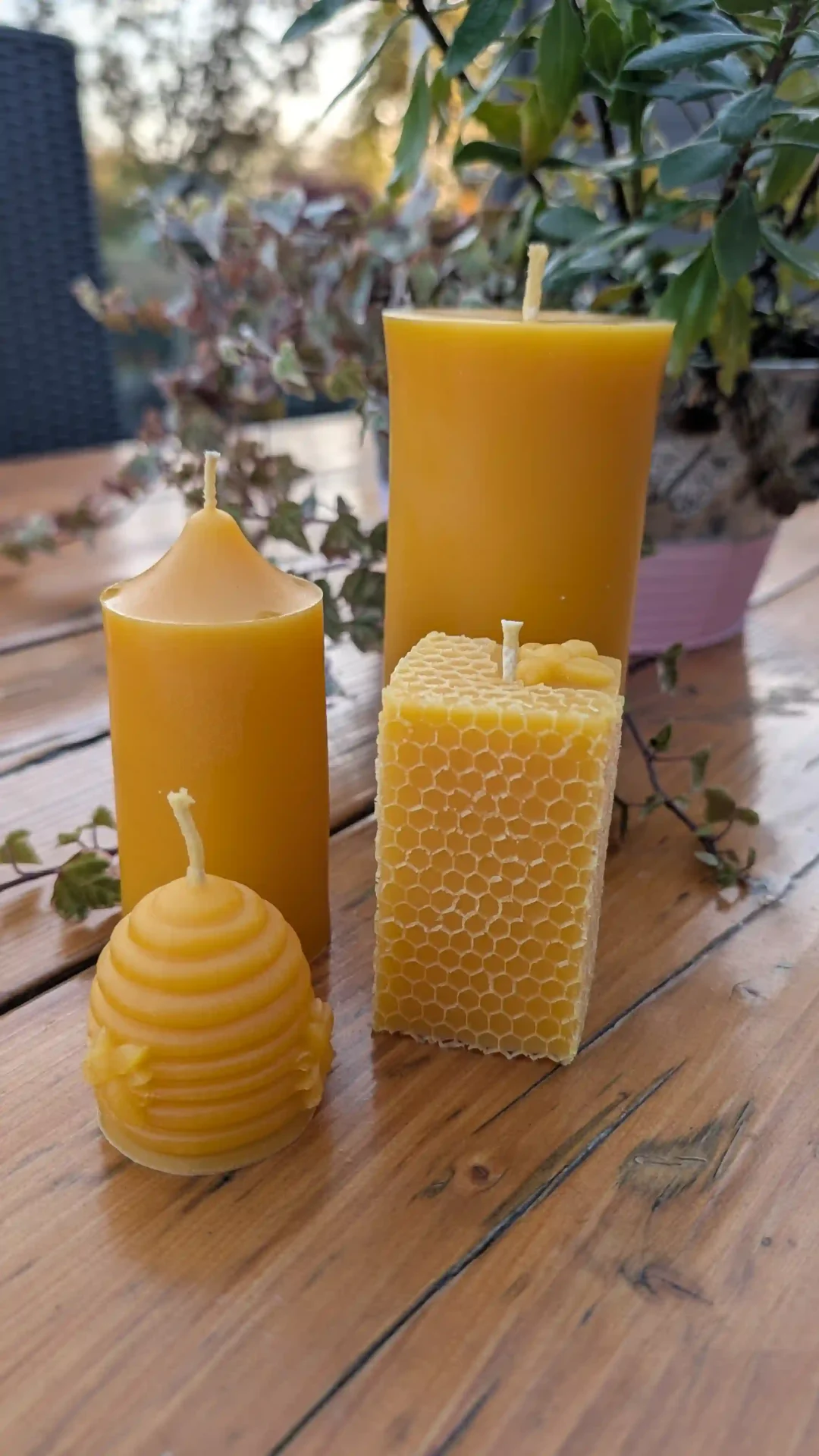 Bienenwachskerzen selber machen – 4 Silikon-Gießformen im Praxistest